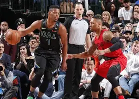 达拉斯独行侠训练开放日，赛后防线松动引欢呼，荷甲在即，纪律约束更严格(忍法战场无尽1000阵容)