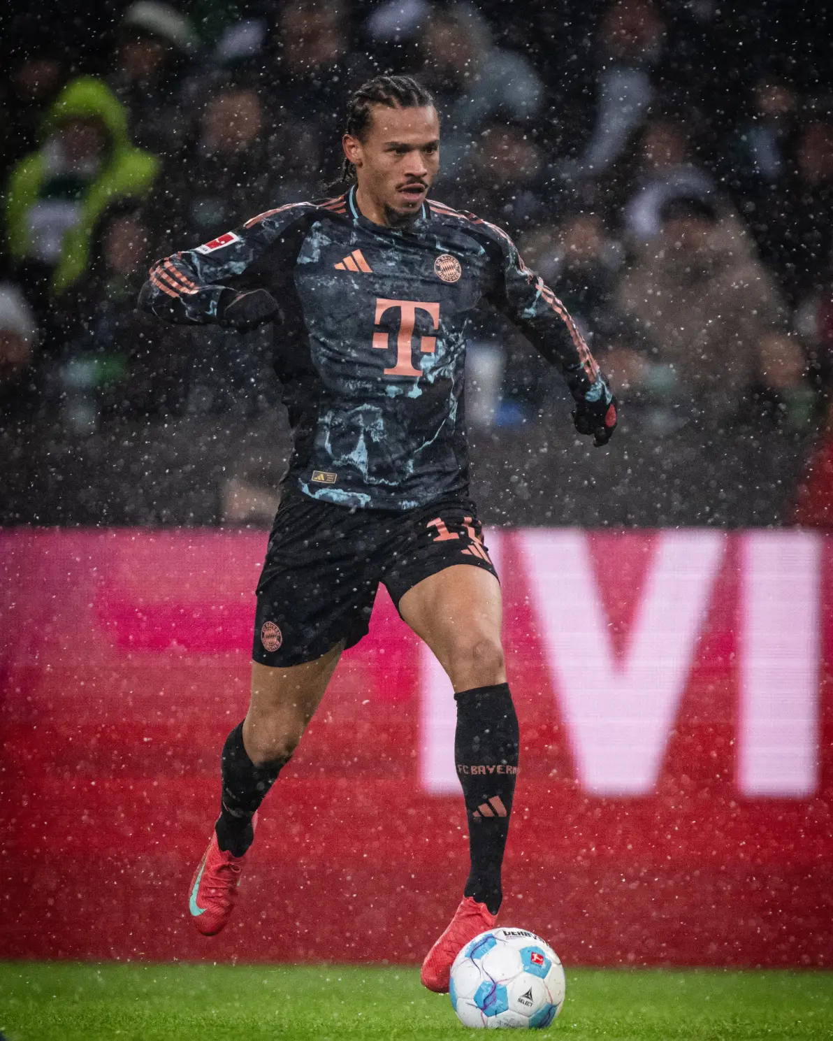 今晨体能课后，门兴格拉德巴赫豪取连胜备战法国杯，媒体盛赞，身体对抗强度拉满(勒沃库森vs门兴格拉德巴赫)