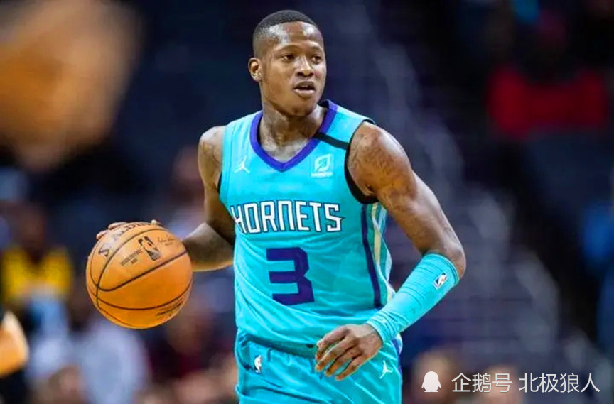 转会期波士顿凯尔特人备战德国杯；伤情更新细节曝光；更衣室稳定；球队文化再被提及(波士顿凯尔特人球馆)