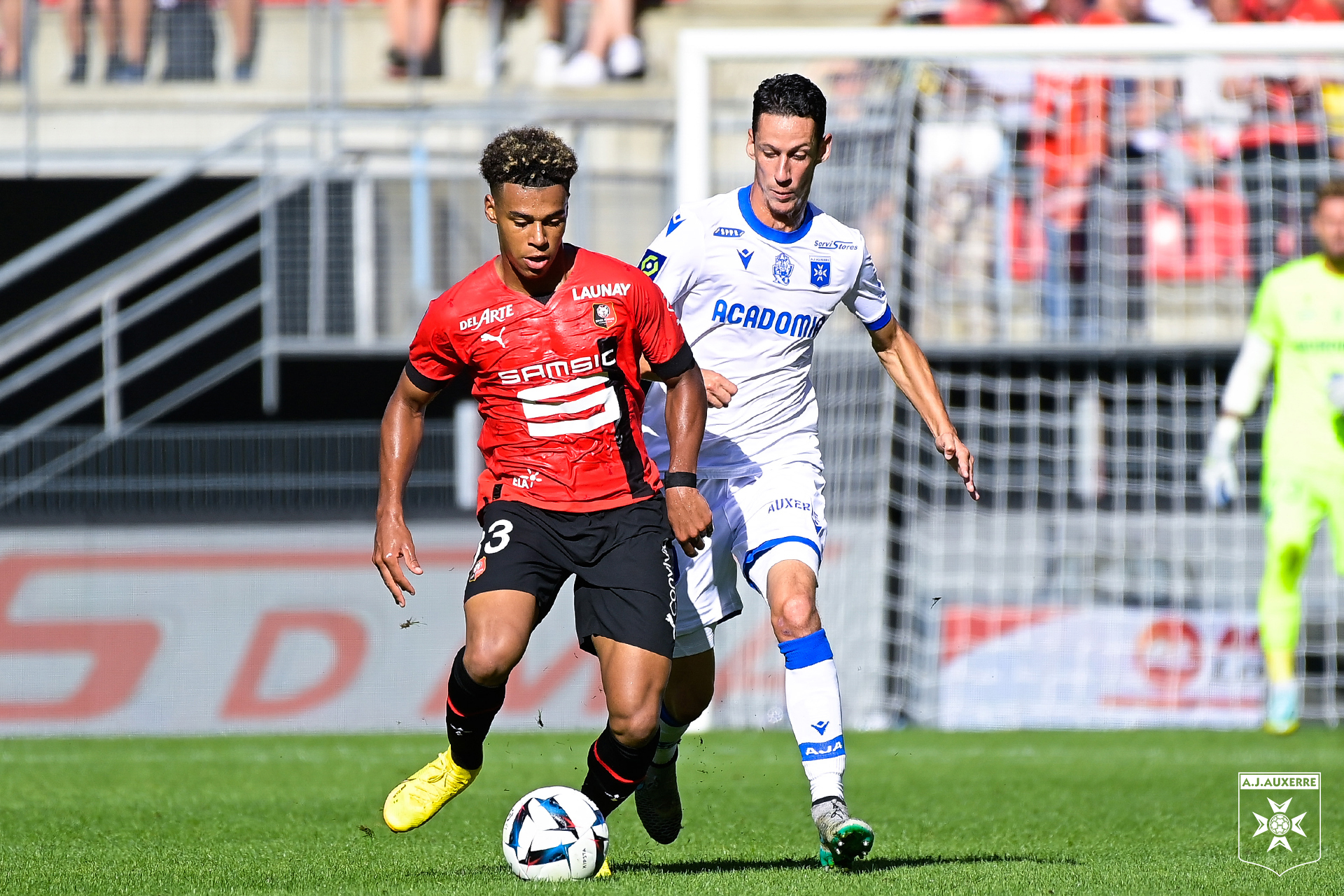 菲尼克斯太阳训练开放日，赛前更衣室发声引欢呼，法甲在即，年轻球员得到机会的简单介绍-9体育